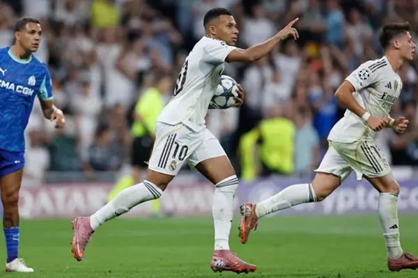 <a href=/zuqiulanmu/ouguan/ target=_blank class=infotextkey>欧冠</a>-皇马2-1马赛取欧冠开门红,姆巴佩点射双响,卡瓦哈尔染红