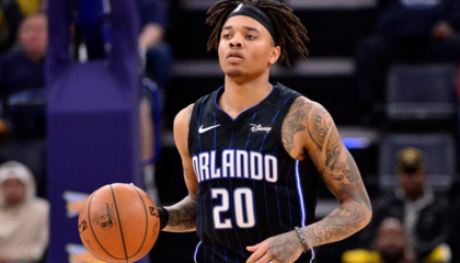 <a href=/lanqiulanmu/magic/ target=_blank class=infotextkey>魔术</a>官宣两笔签约