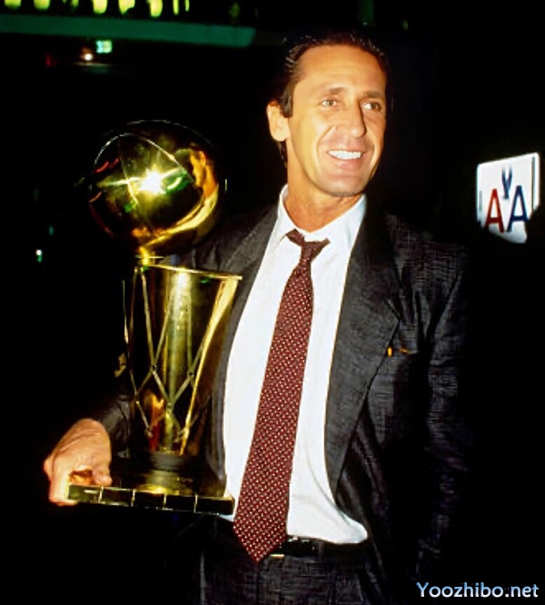 帕特-莱利:1989-90赛季的NBA最佳教练与<a href=/lanqiulanmu/lakers/ target=_blank class=infotextkey>湖人</a>王朝的缔造者