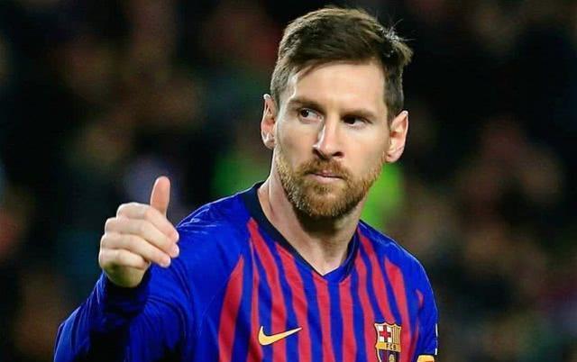 目前梅西也是决心离开<a href=/zuqiulanmu/barcelona/ target=_blank class=infotextkey>巴萨</a>，而曼城也为梅西准备天价合同